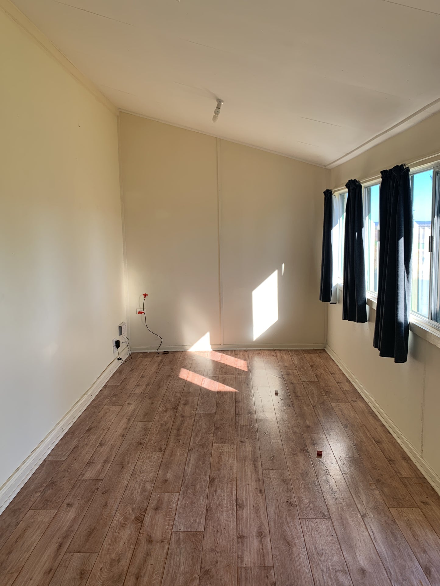 3 Bedroom Home Outskirts of Town