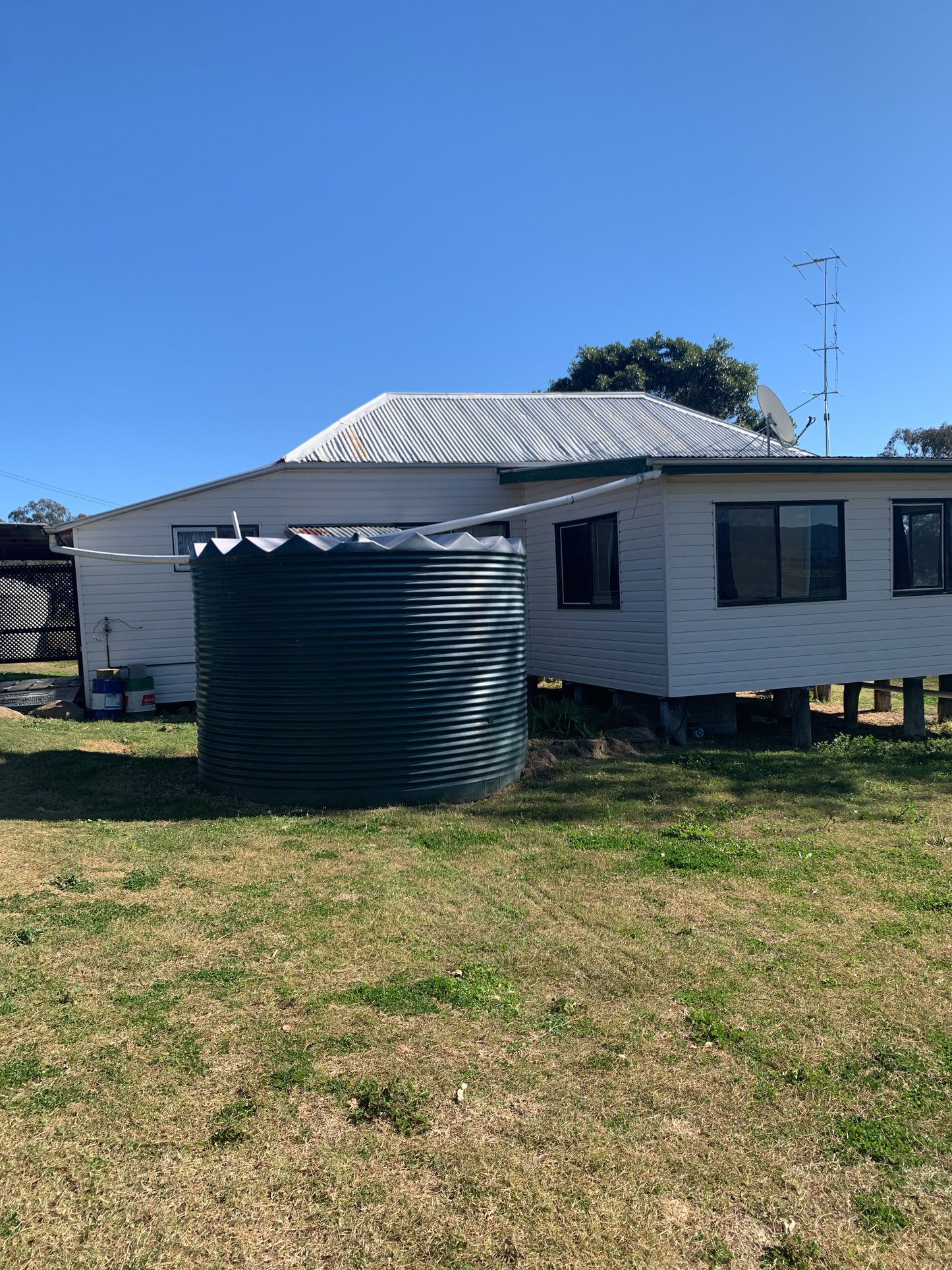 3 Bedroom Home Outskirts of Town