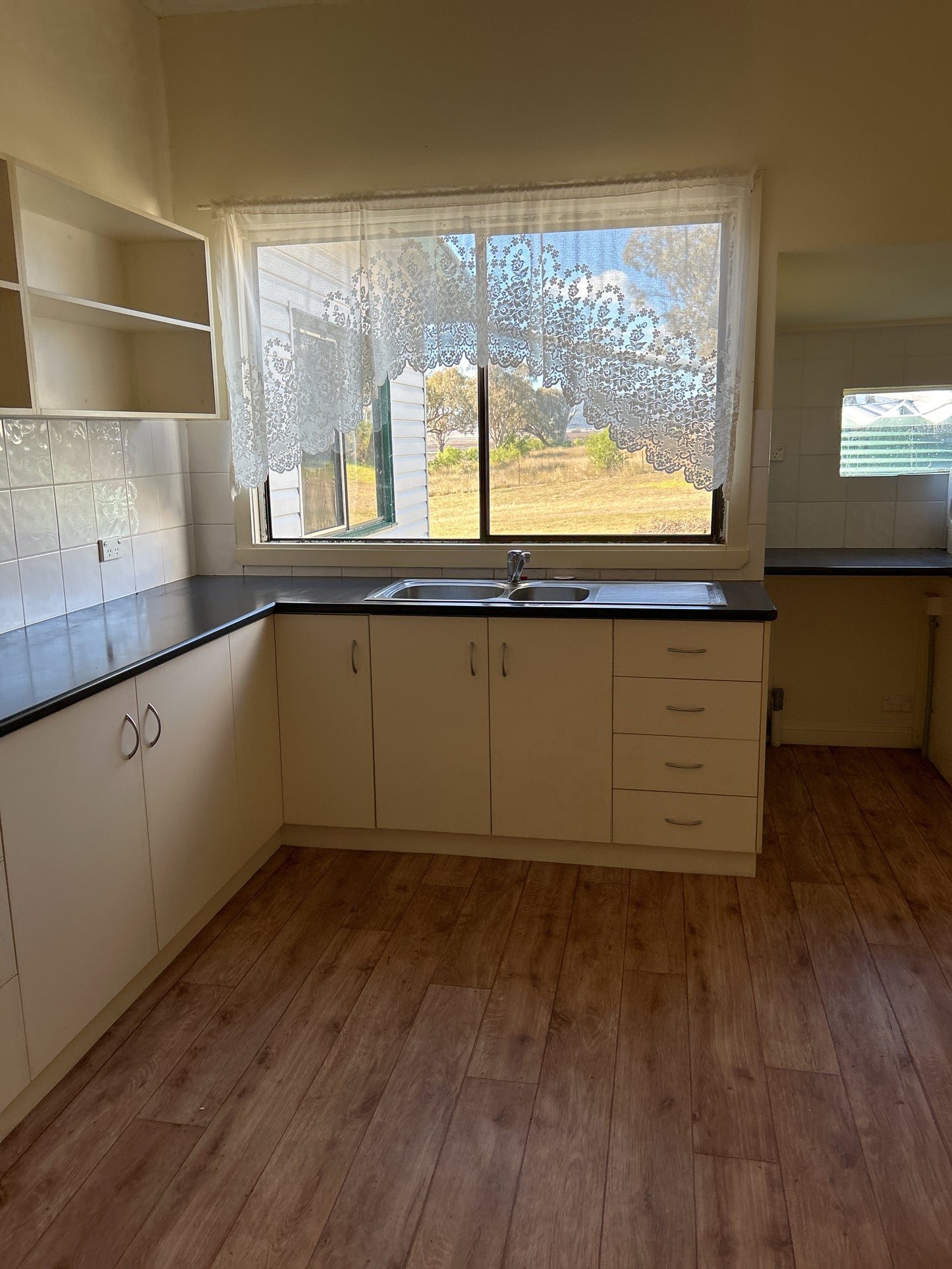 3 Bedroom Home Outskirts of Town