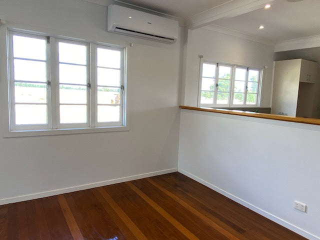 10 ACRES Renovated 3 bedroom home LEYBURN