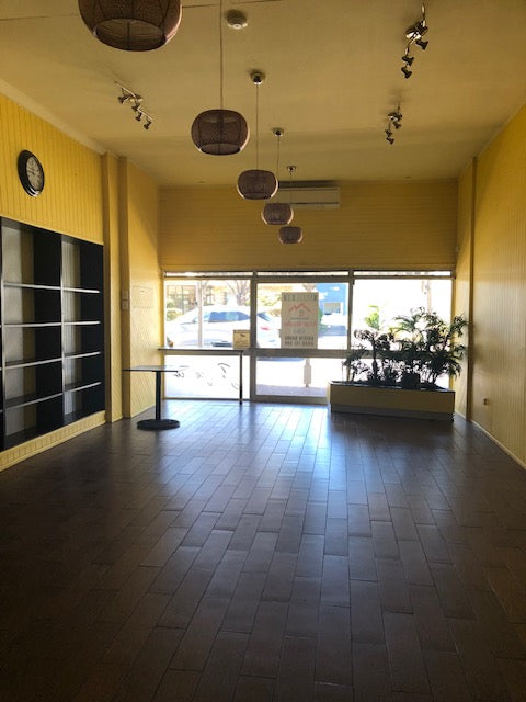 28 Willow st Killarney Commercial Shop