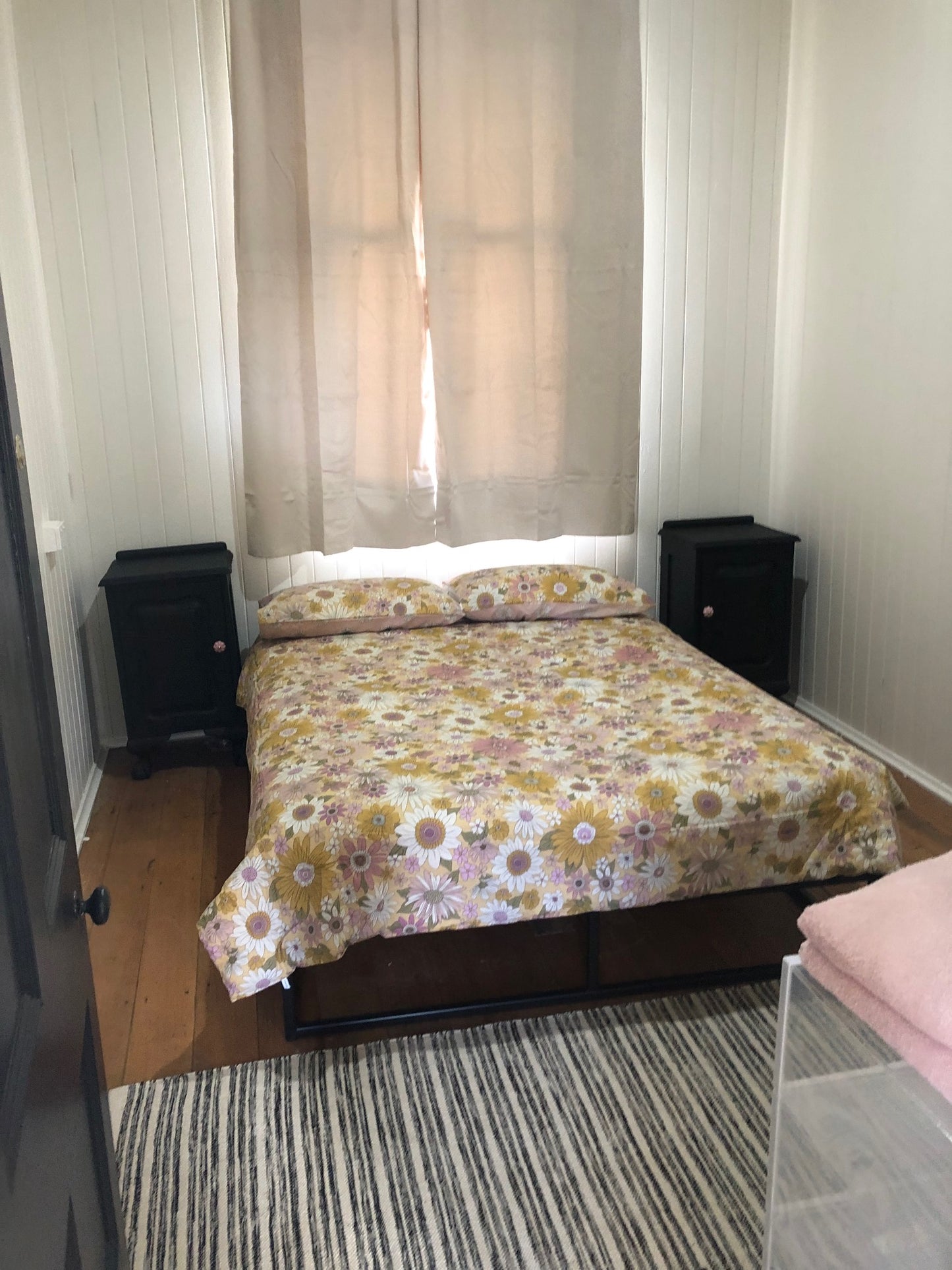 ROOM TO RENT