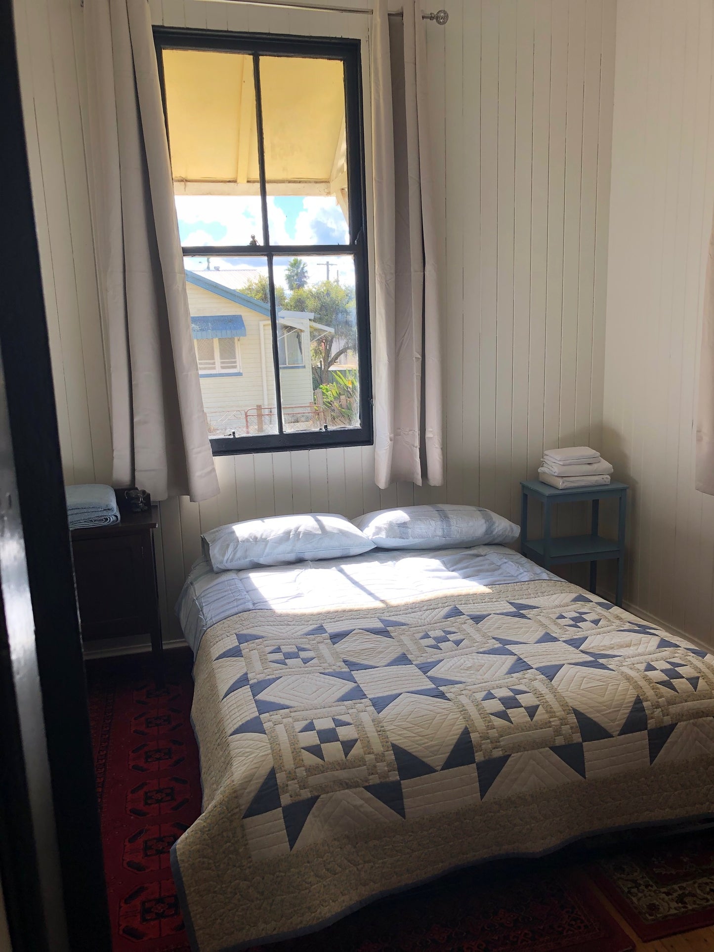 ROOM TO RENT