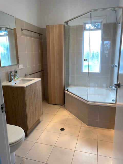 10 ACRES Renovated 3 bedroom home LEYBURN