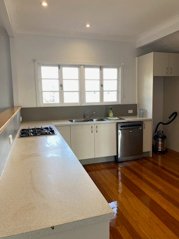 10 ACRES Renovated 3 bedroom home LEYBURN