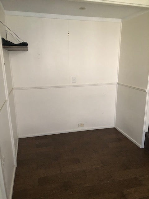 28 Willow st Killarney Commercial Shop