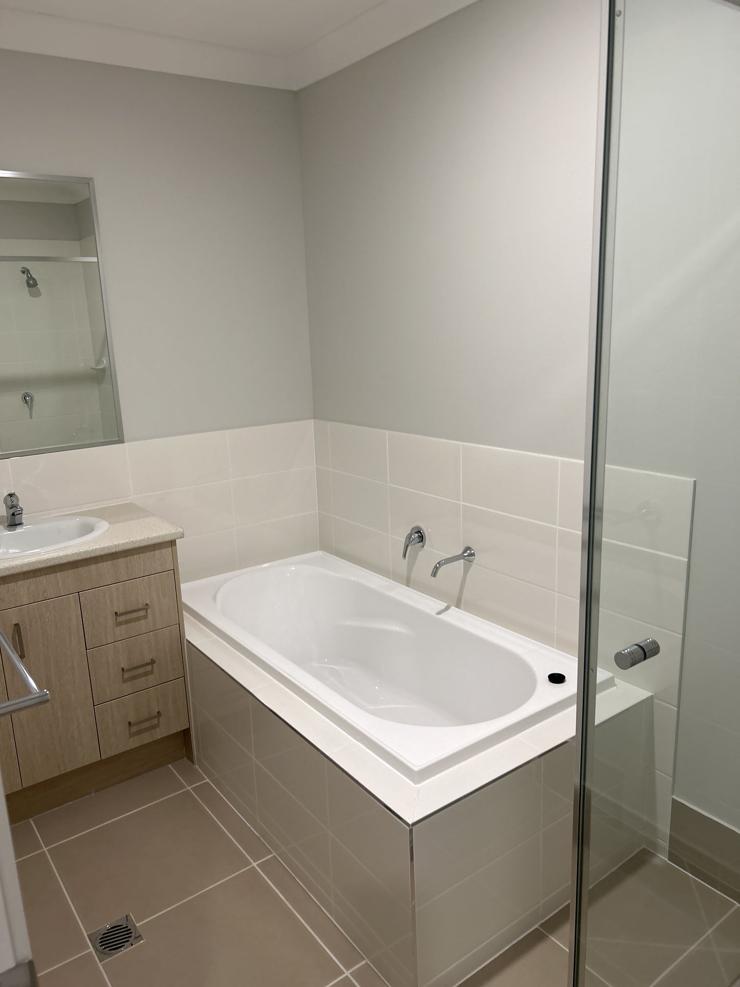 4 Bedroom Duplex - 2/22 Pera Crescent Warwick