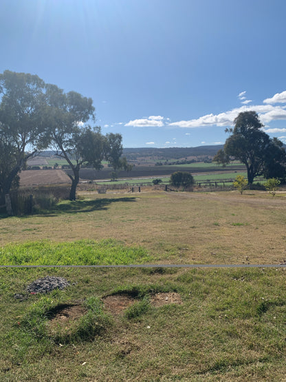 3 Bedroom Home Outskirts of Town