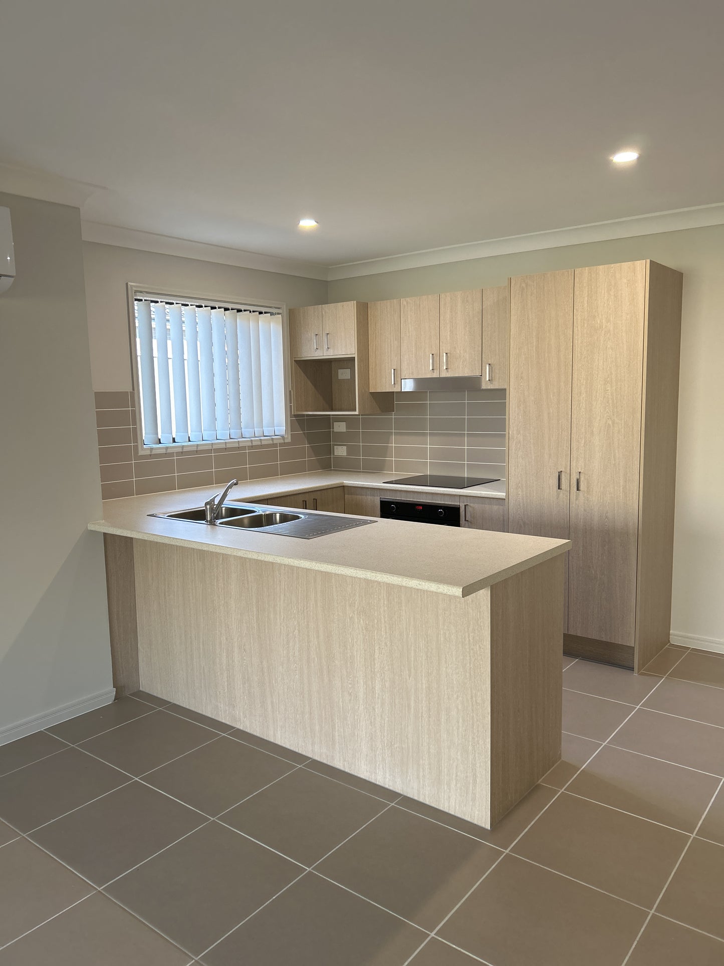 4 Bedroom Duplex - 2/22 Pera Crescent Warwick