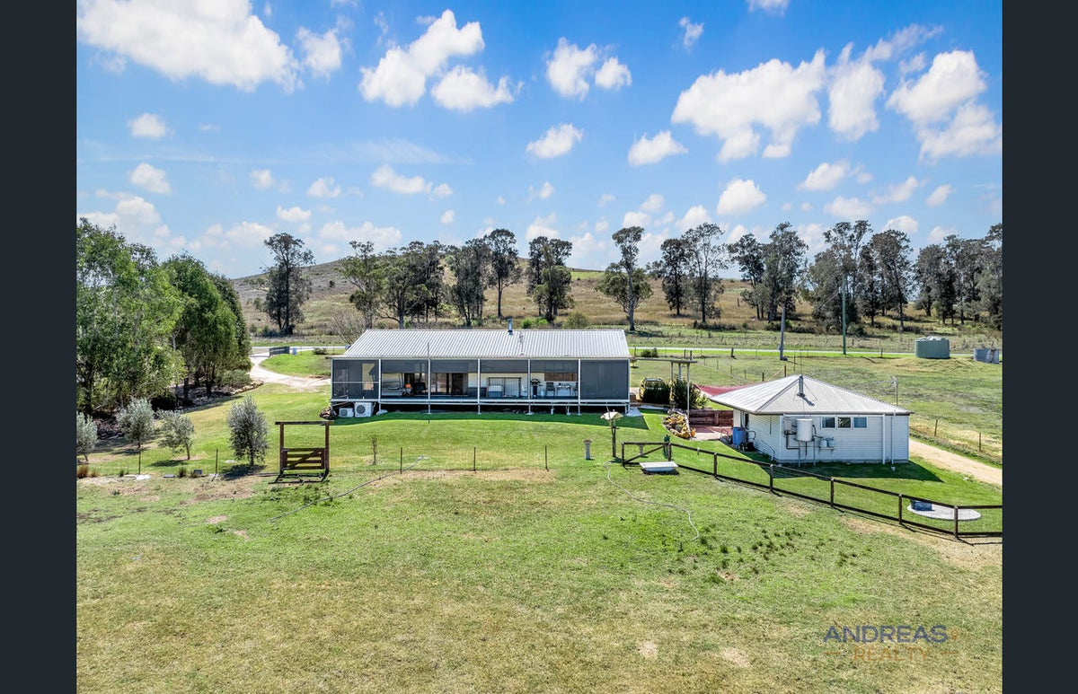 Modern Country Living in a Picturesque Location