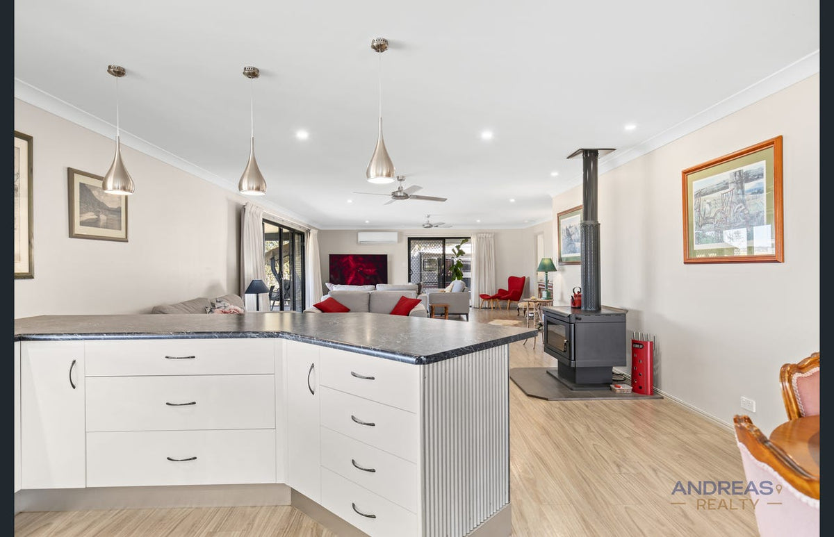 Modern Country Living in a Picturesque Location