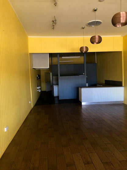 28 Willow st Killarney Commercial Shop